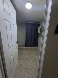 U#3 Centrally-located and spacious room - 6