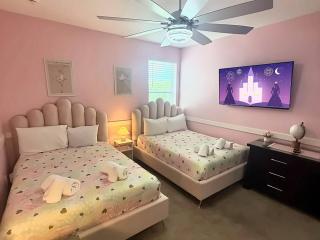 Encore Resort 11 Bedroom Home with Pool 2117 - 1
