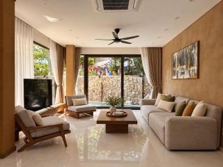 Grand 6BR Retreat with Pool & Movie Room - 8