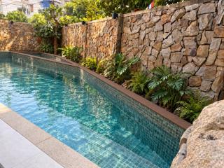 Grand 6BR Retreat with Pool & Movie Room - 9