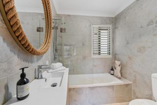BEACHBREAK - 100m to beach - sleeps 6 - Point Lookout - 5