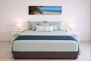 Waterfront Paradise on Palmer st Townsville Studio Room w Pool - 8
