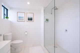 Waterfront Paradise on Palmer st Townsville Studio Room w Pool - 6
