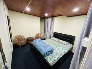 12 Degree Restaurant & Stay By StayApart - 2