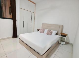NedreHome -Newly Furnished, Trio Aeon GM PortKlang - 3