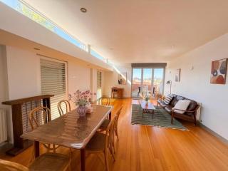 Spacious 3 Bedrooms Carlton Stay - Walk to Cafés, Gardens & CBD - 9