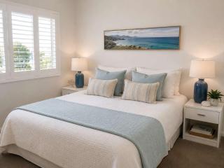 Townsville CBD River View Apartment with Pool and Parking - 8