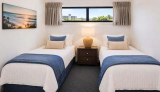 Townsville CBD River View Apartment with Pool and Parking - 3