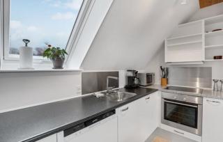 Charming Holiday Apartment With Sea View - 6