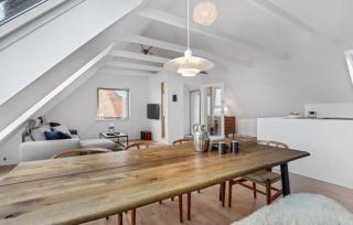Charming Holiday Apartment With Sea View - 4
