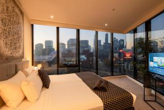 Exclusive Retreat - 7-Bedrooms, 2 Balconies Opposite Casino & MCEC - 6