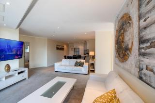 Exclusive Retreat - 7-Bedrooms, 2 Balconies Opposite Casino & MCEC - 2