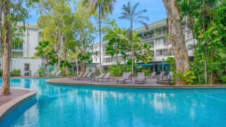 Palm Cove Ocean View Apartment with Resort Pool and Gym 1404 Drift - 9