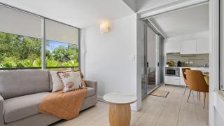 Palm Cove Ocean View Apartment with Resort Pool and Gym 1404 Drift - 5