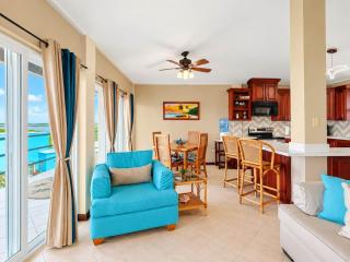 Renovated Ocean-View Condo with Pool at San Pedro - 9
