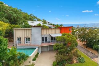 Castle Hill Townsville Retreat with Pool and Ocean Views - 0