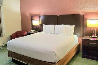 Ramada by Wyndham South Waco - 5