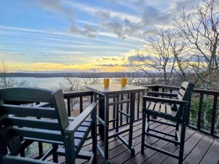 Emerald Point, Lakefront with Gorgeous Views - 3