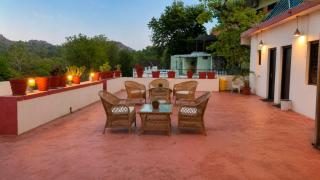 Hotel Lasa Inn - 2