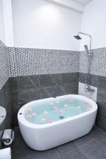 Harohi Hotel and Residence - 4