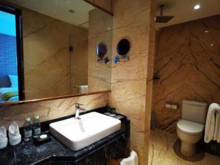 Sanya Yuexin Tomorrow Hotel - 1