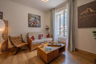 Chez Aline Chic Central Chamonix 1BR w/ Brévent Views - Happy Rentals - Chamonix - 6