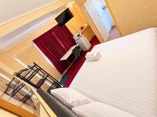 Broken Hill Hotel - 1