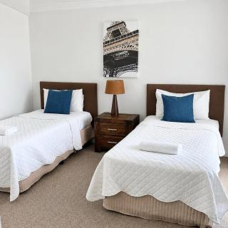 Aqualine Apartments On The Broadwater - 6