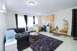 The White House in White House-Thome garden estate - 0