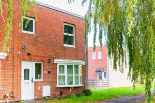 "Willow View" - Three Bedroom Streamside Home with Free Parking - 9