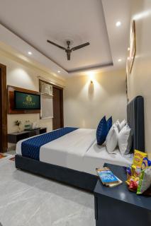 Hotel Velvet Crown - 8