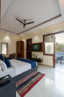 Hotel Velvet Crown - 4