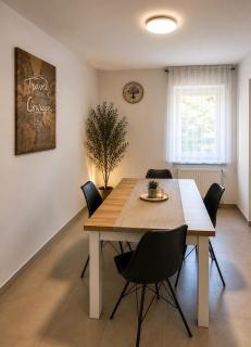 B&H Cozy Comfort Apartment - 2