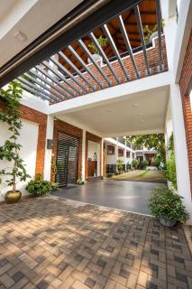 Harohi Hotel and Residence - 7