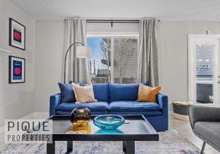 Game Night Getaway - HotTub - AC - BBQ - Firetable - KingBed - 1