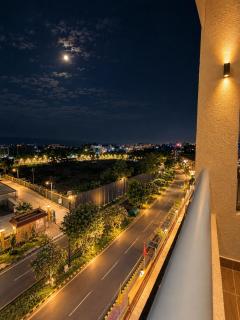 Elvora Stays Mussoorie Mountain Views Rooftop Café - 7