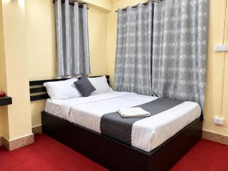 Himalayan Residency - 1 min walk from MG MARG - 6