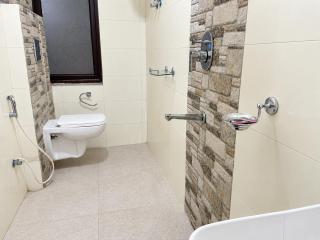 Himalayan Residency - 1 min walk from MG MARG - 1