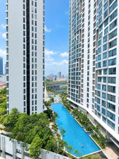Swiss Garden Residences by Roomy - 2