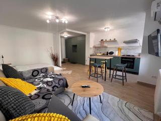 Yellow Nest Studio - 0