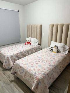 Casa nueva con alberca, asador gimnasio y 3 recamaras cerca del mar - 8