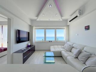 Violet Sunrise Top floor Finikoudes - 8