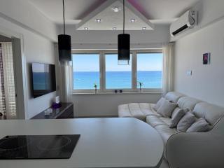 Violet Sunrise Top floor Finikoudes - 3
