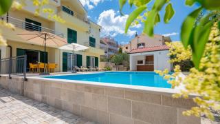 Villa Mile with a pool in the center of Makarska - 0