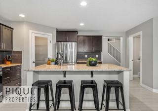 Game Night Retreat - HotTub - AC - FireTable - BBQ - Kingbed - 1
