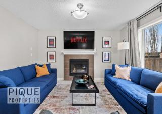 Game Night Retreat - HotTub - AC - FireTable - BBQ - Kingbed - 3