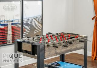 Game Night Retreat - HotTub - AC - FireTable - BBQ - Kingbed - 5