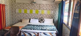 Sneha homestay monkey view cafe - 9