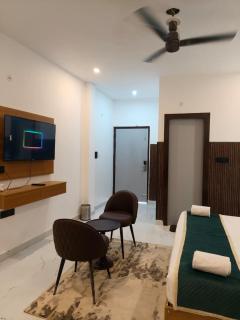Shubh Kadam Resort Near Jhirna Gate - 9
