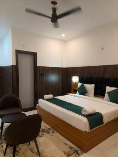 Shubh Kadam Resort Near Jhirna Gate - 1